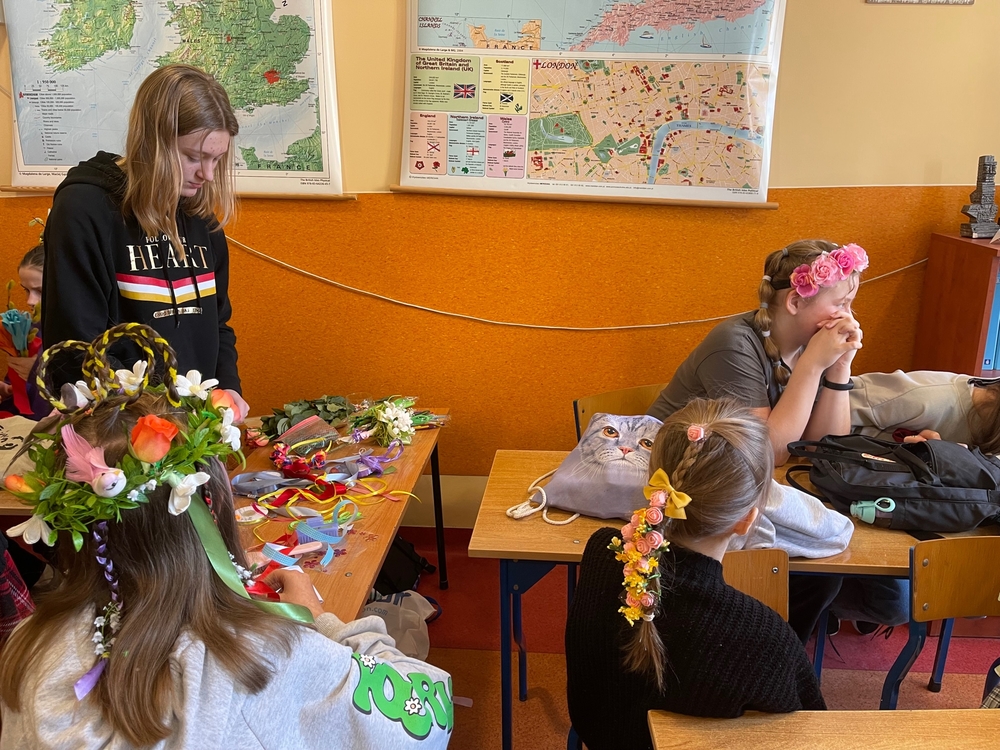 Uczniowie projektują najciekawszą fryzurę wiosenną,